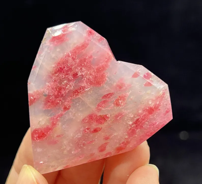 Pink Rhodonite in Quartz, carved heart, 47mm 29g, CM2332236