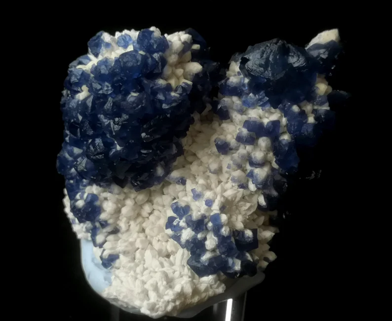 Indigo Blue Fluorite on TWO QUARTZ POINTS from Inner Mongolia China, 50g 40mm, CM452887