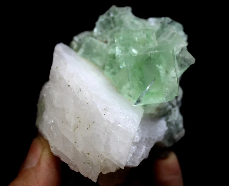 JELLY-LIKE Glassy Green Cubic Fluorite with BIG Calcite crystal, 280g 80mm, CM850023