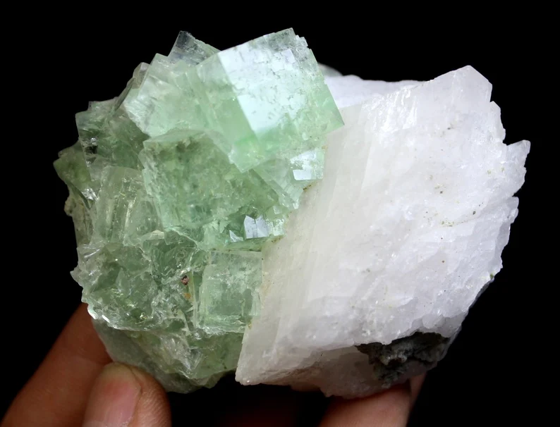 JELLY-LIKE Glassy Green Cubic Fluorite with BIG Calcite crystal, 280g 80mm, CM850023