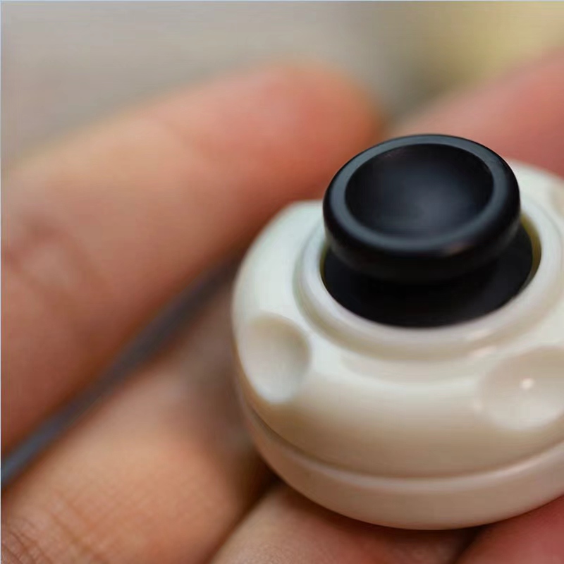 Magnetic Levitation Fingertip Spinner