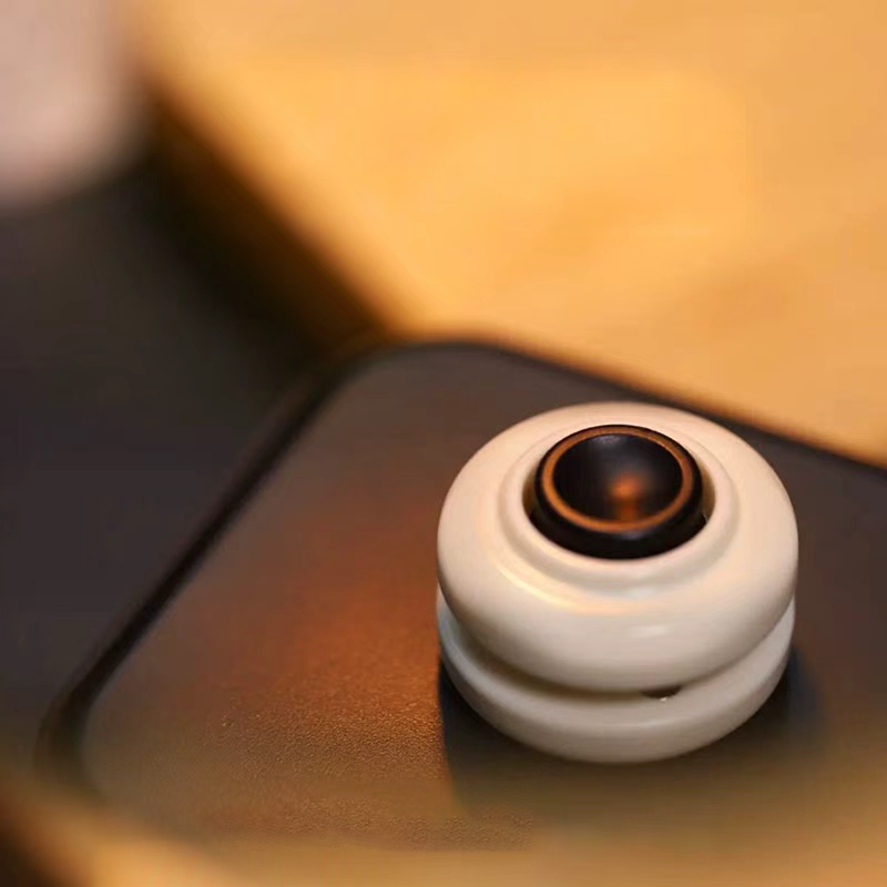 Magnetic Levitation Fingertip Spinner
