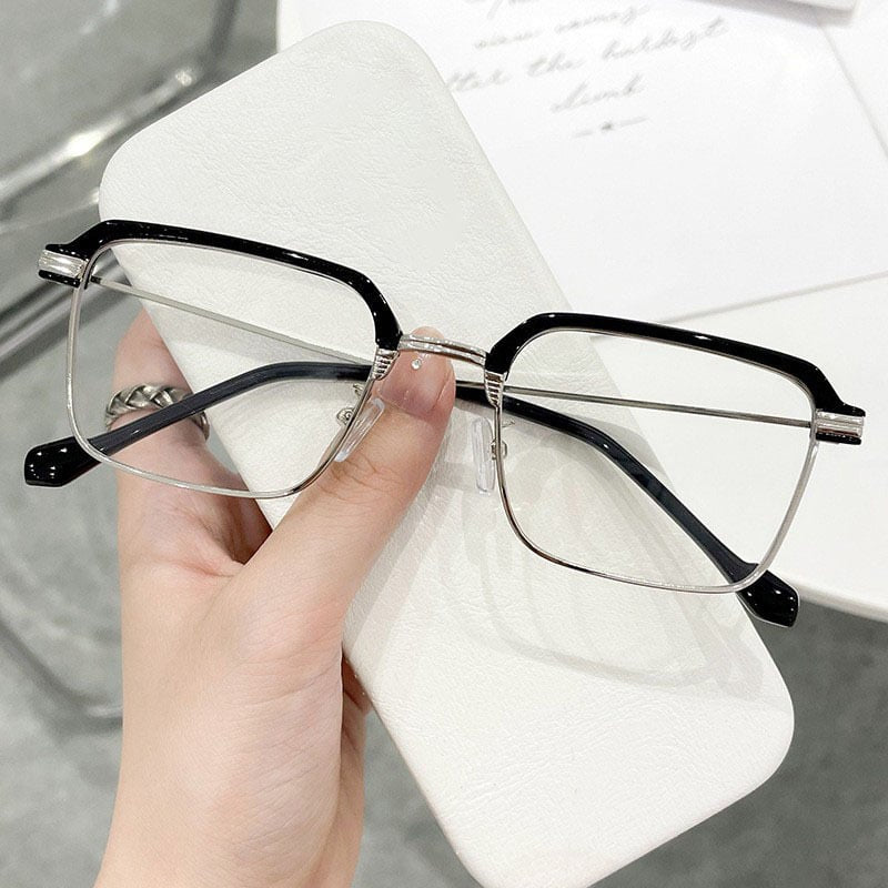 Auto-Adjusting HD Reading Glasses
