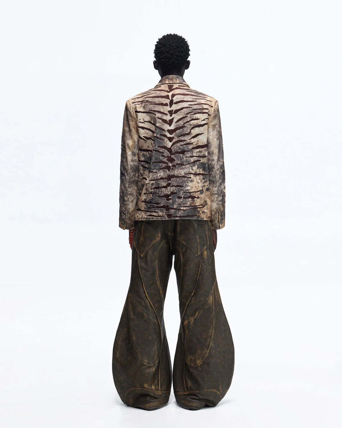 Personsoul Structured Totem Curved-leg Calf Leather Pants
