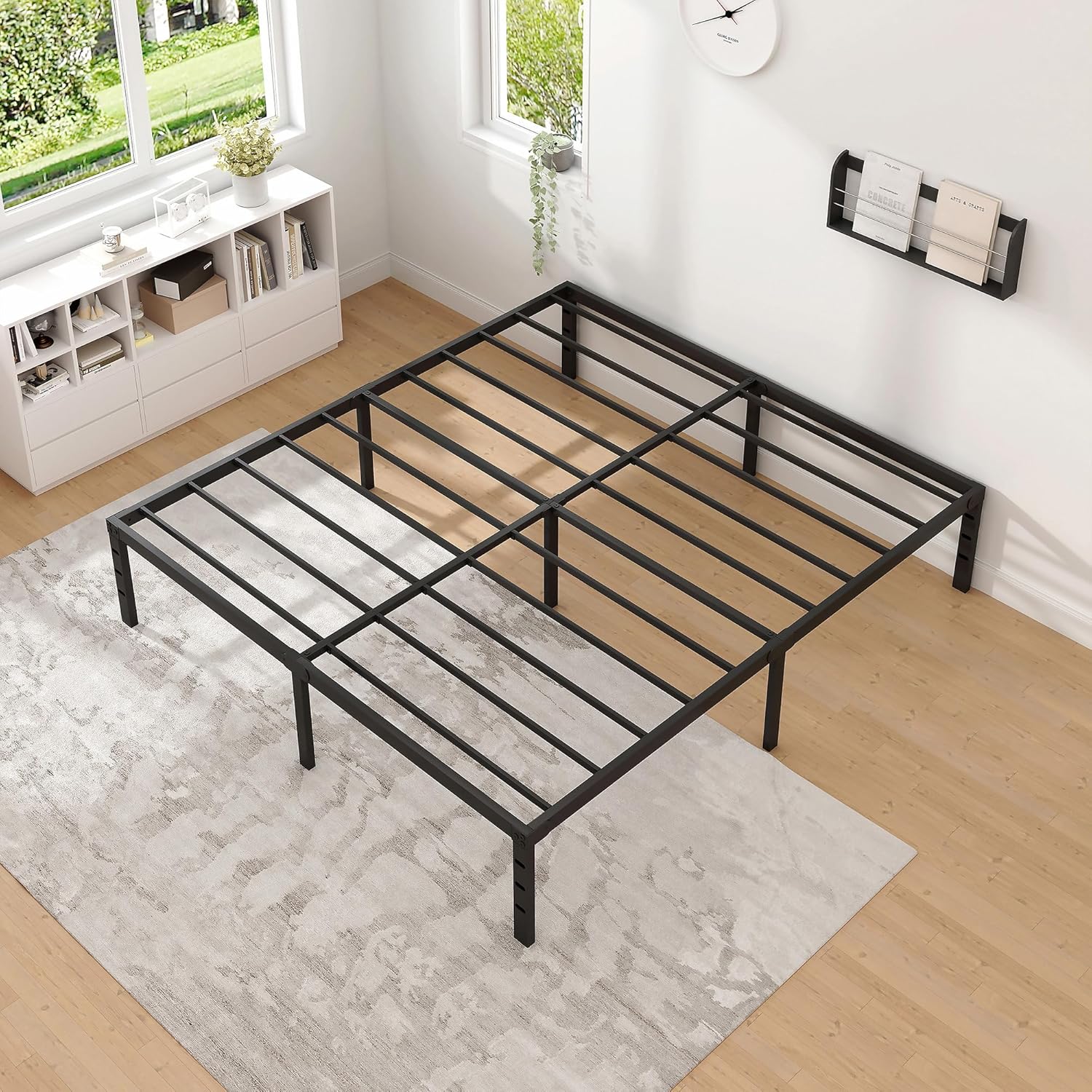 New Jeto Marco de cama de metal con espacio de almacenamiento debajo de la cama, plataforma sencilla y atmosférica, resistente y duradero, tamaño queen, adecuado para recámara