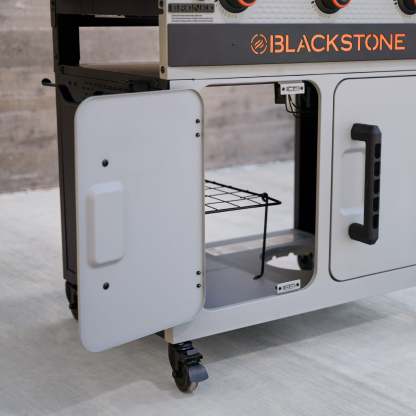 Plancha Omnivore Blackstone Bronco de 3 quemadores XL de 28" con gabinete y estantes laterales dobles
