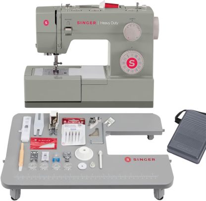 SINGER Paquete de día festivo resistente 4452 - Máquina de coser resistente con mesa de extensión y 2 prensatelas | Motor fuerte, 110 aplicaciones de puntadas, marco de metal completo, ojal de 1 paso