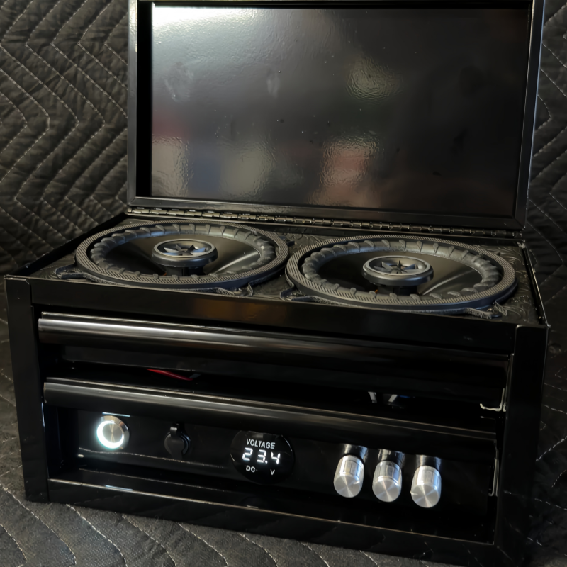 Hardcore DIY build! 24V mini-toolbox Bluetooth speaker—powerful sound with a built-in charger🧰🎵