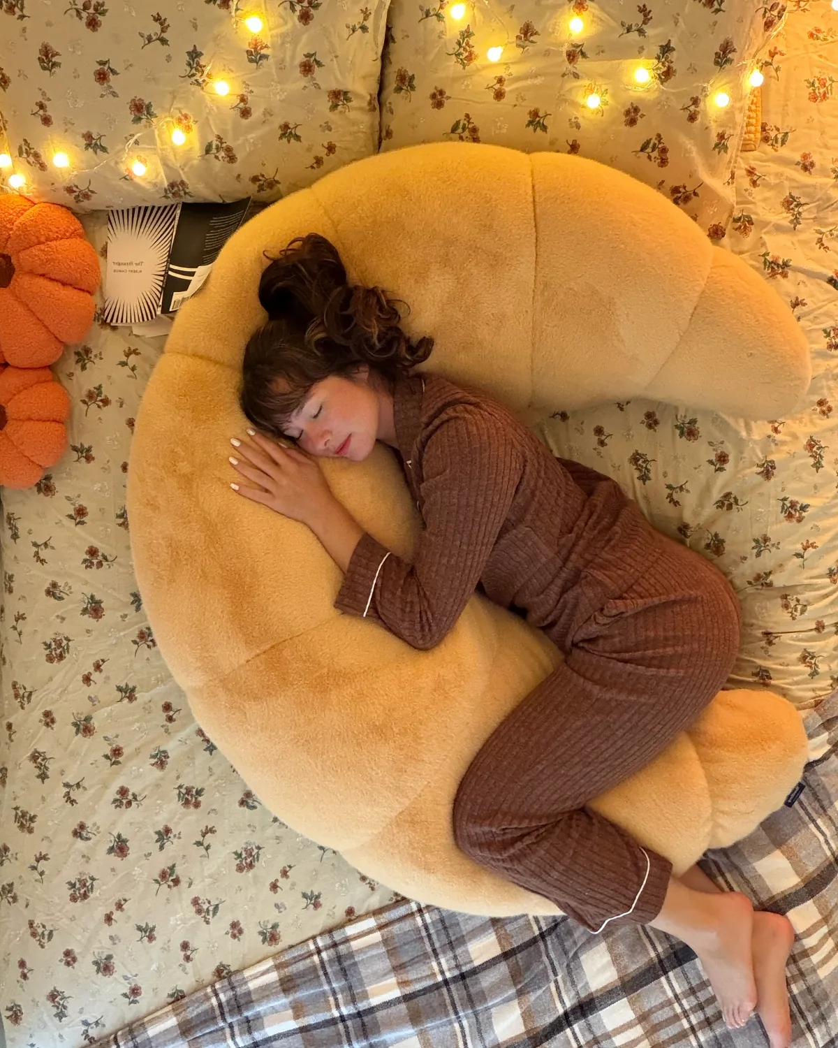 Ultra-Soft Crescent Body Pillow for Ultimate Sleep Support