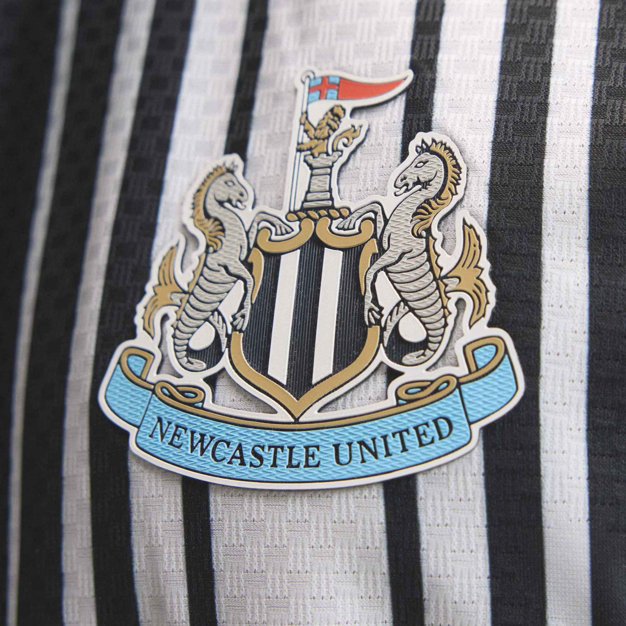 Newcastle United Home 2026/27 Jersey - Black - angle 9