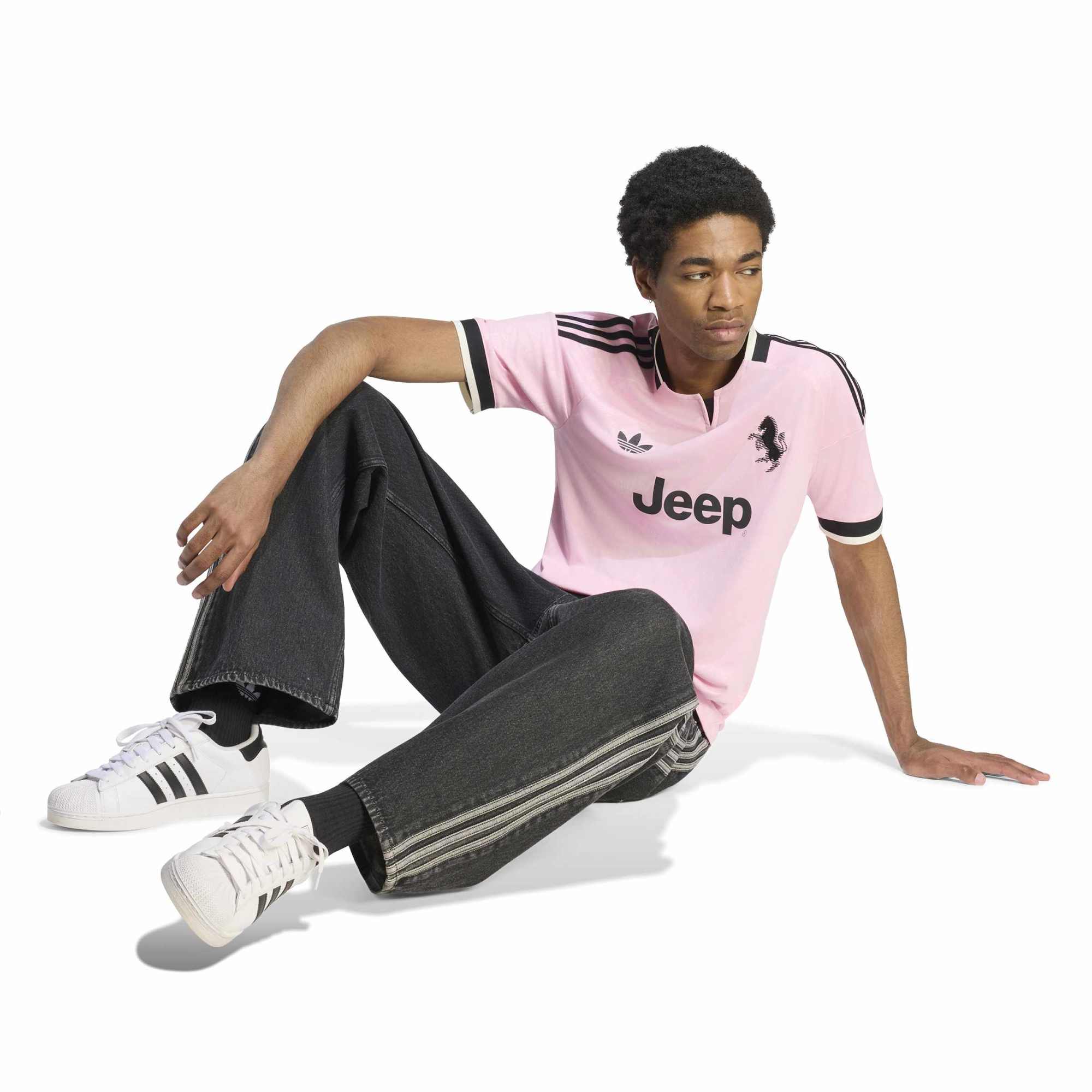Juventus 2026/27 Away Replica Jersey - Pink - angle 5