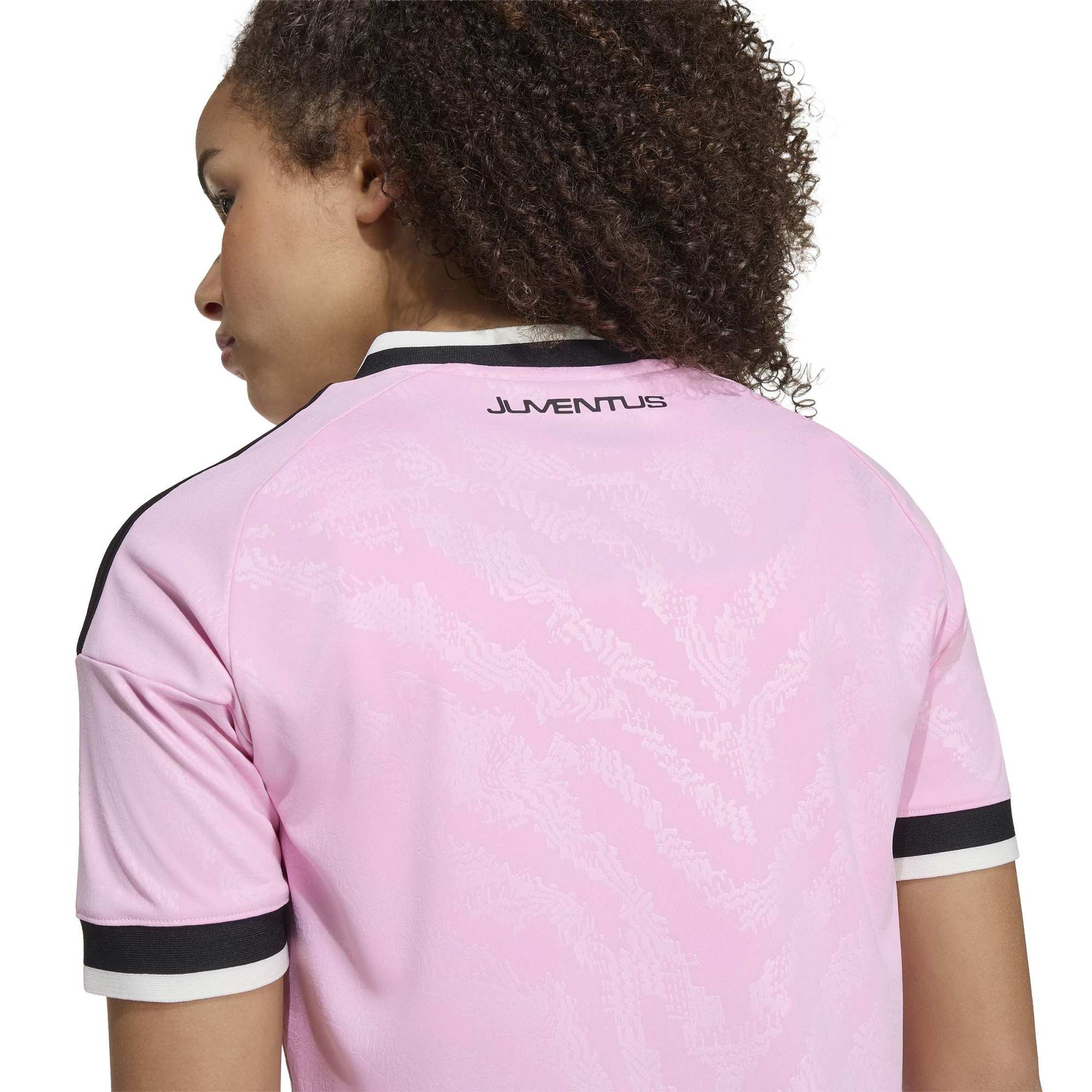 Juventus Youth 2026/27 Away Replica Jersey - Pink - angle 5