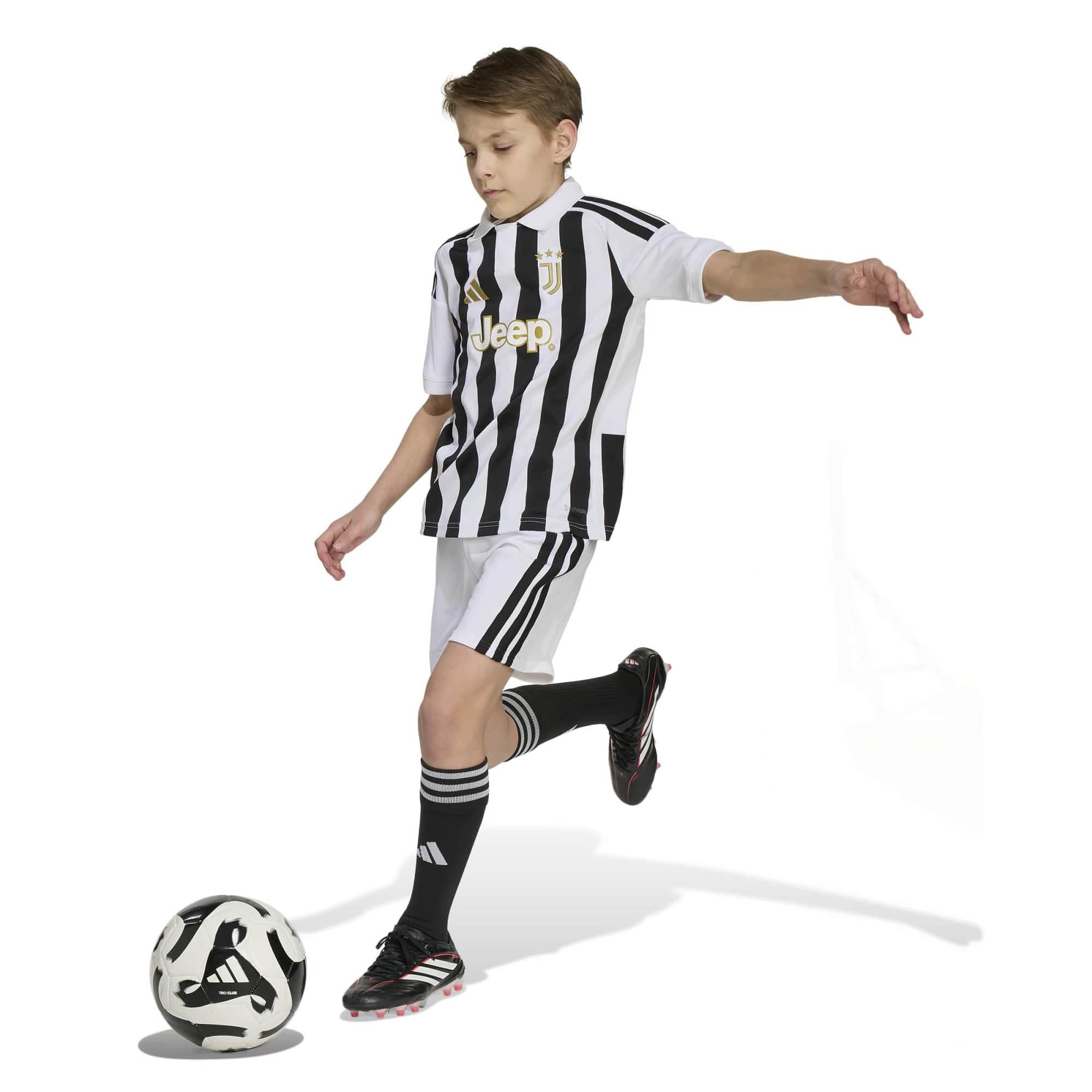 Juventus Youth 2026/27 Home Replica Jersey - White - angle 4