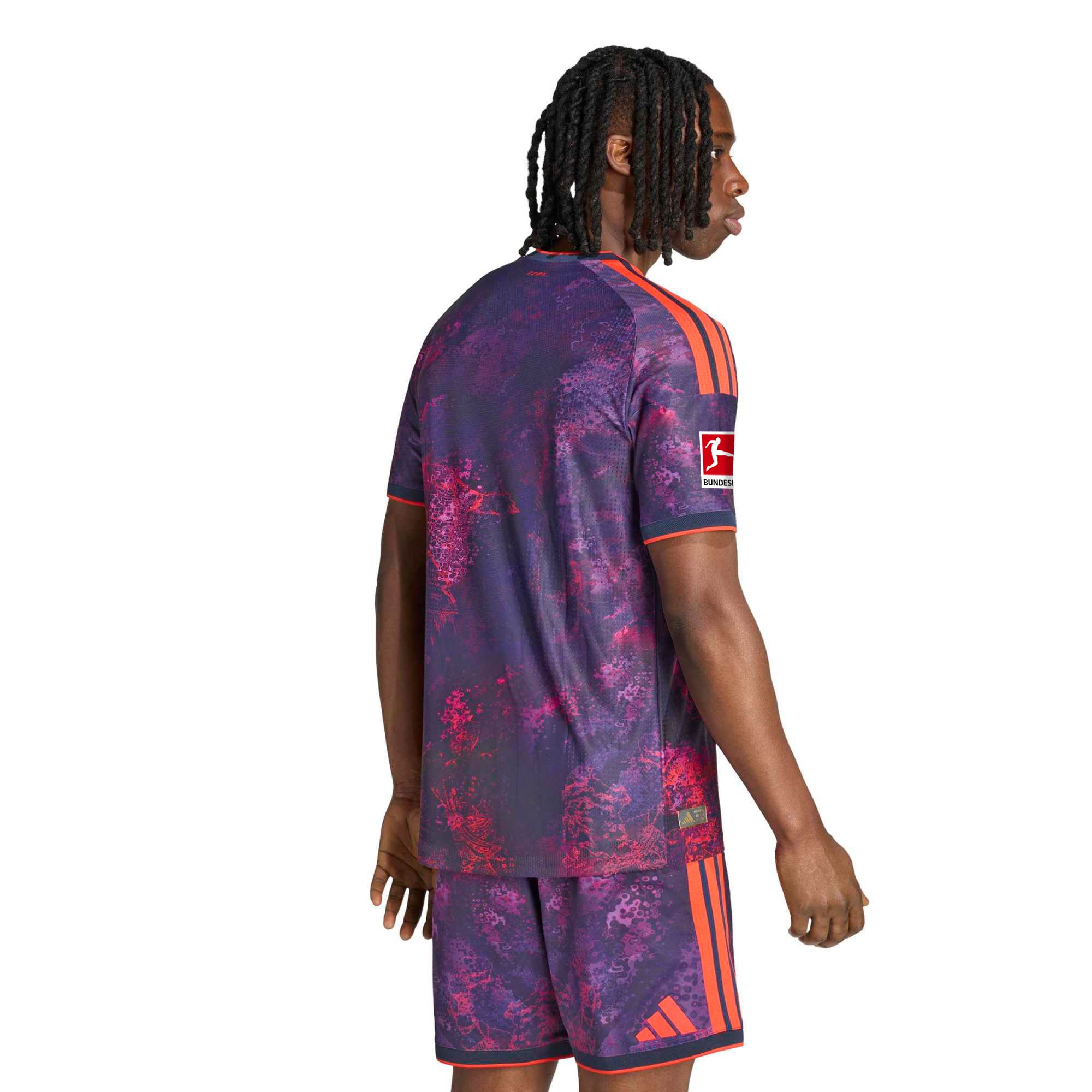 Bayern Munich 2026/27 Third On-Field Patch Jersey - Purple - angle 4
