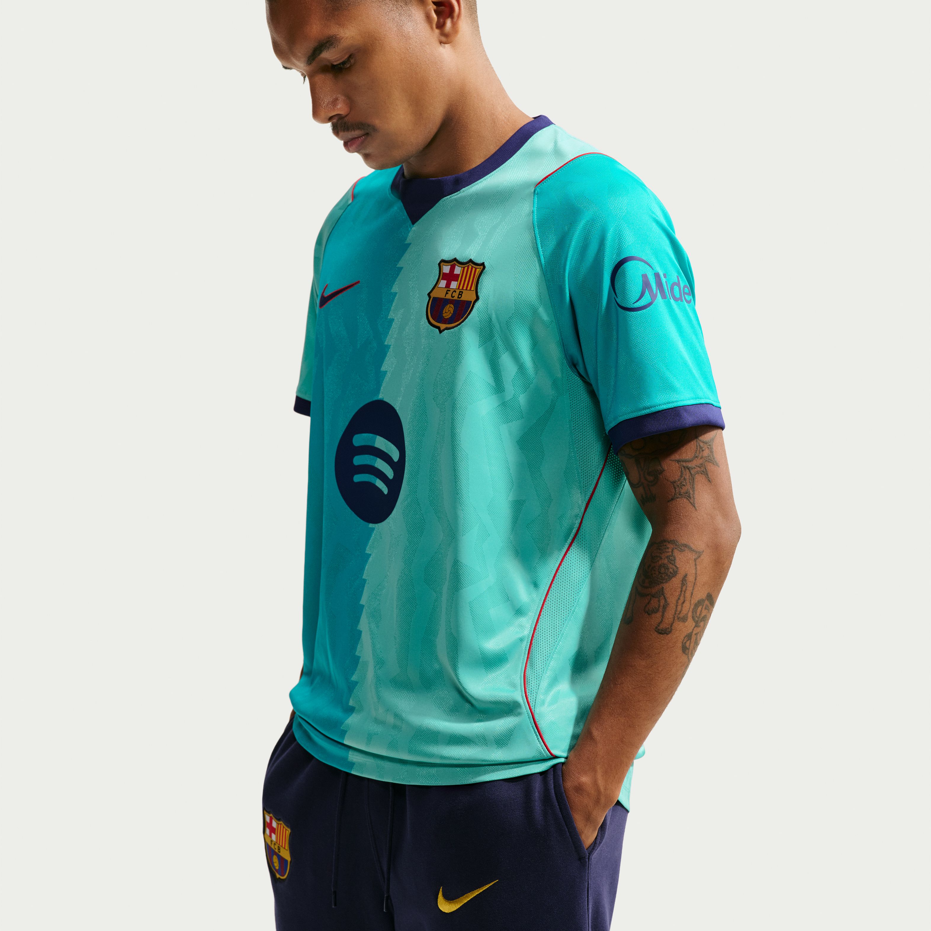 Barcelona 2026/27 Third Stadium Replica Jersey - Turquoise - angle 3