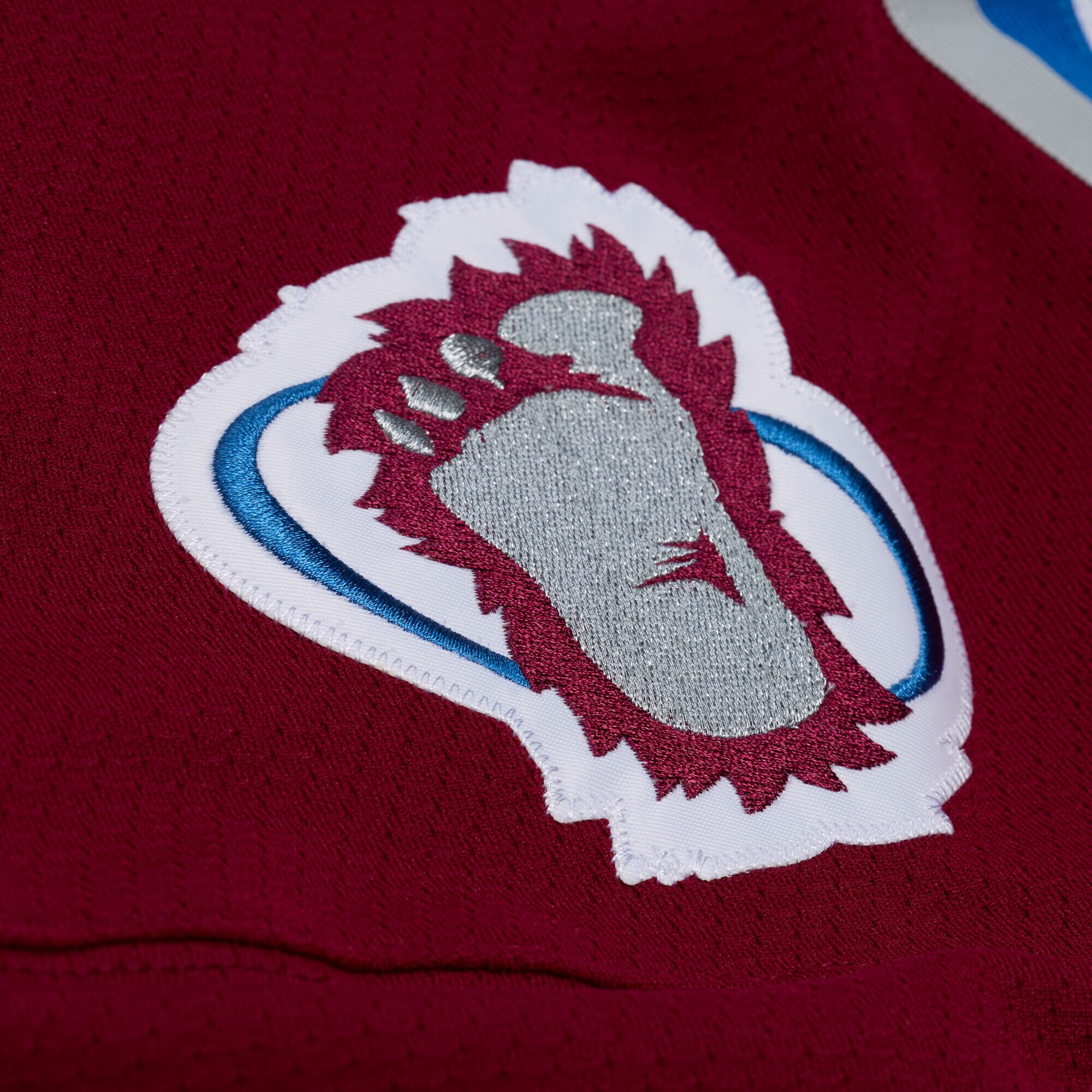 Patrick Roy Colorado Avalanche 1995 Power Play Jersey - White - angle 6