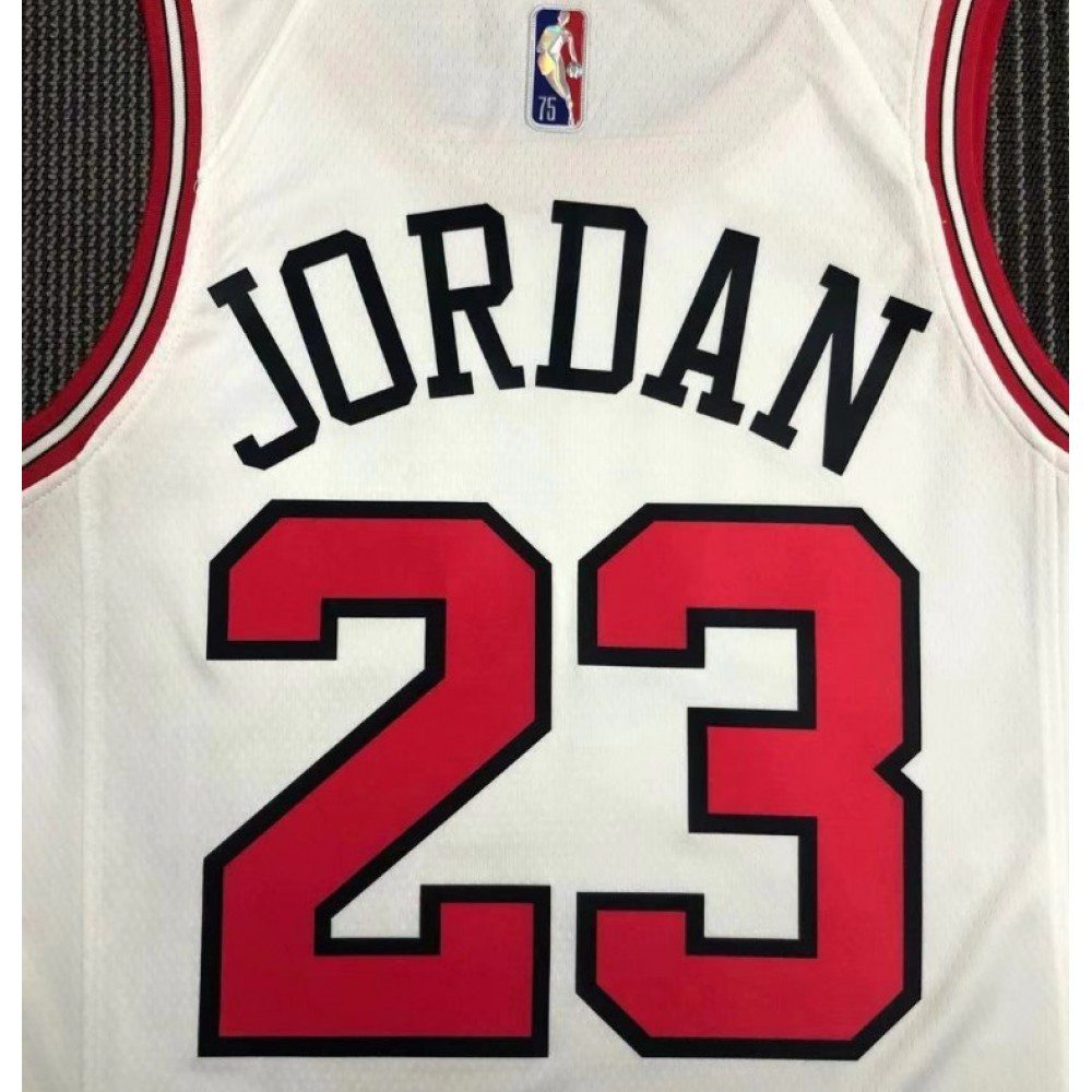 Men's Chicago Bulls Michael Jordan #23 Nike White 21/22 Swingman NBA Jersey - Icon Edition-League Wear Hub