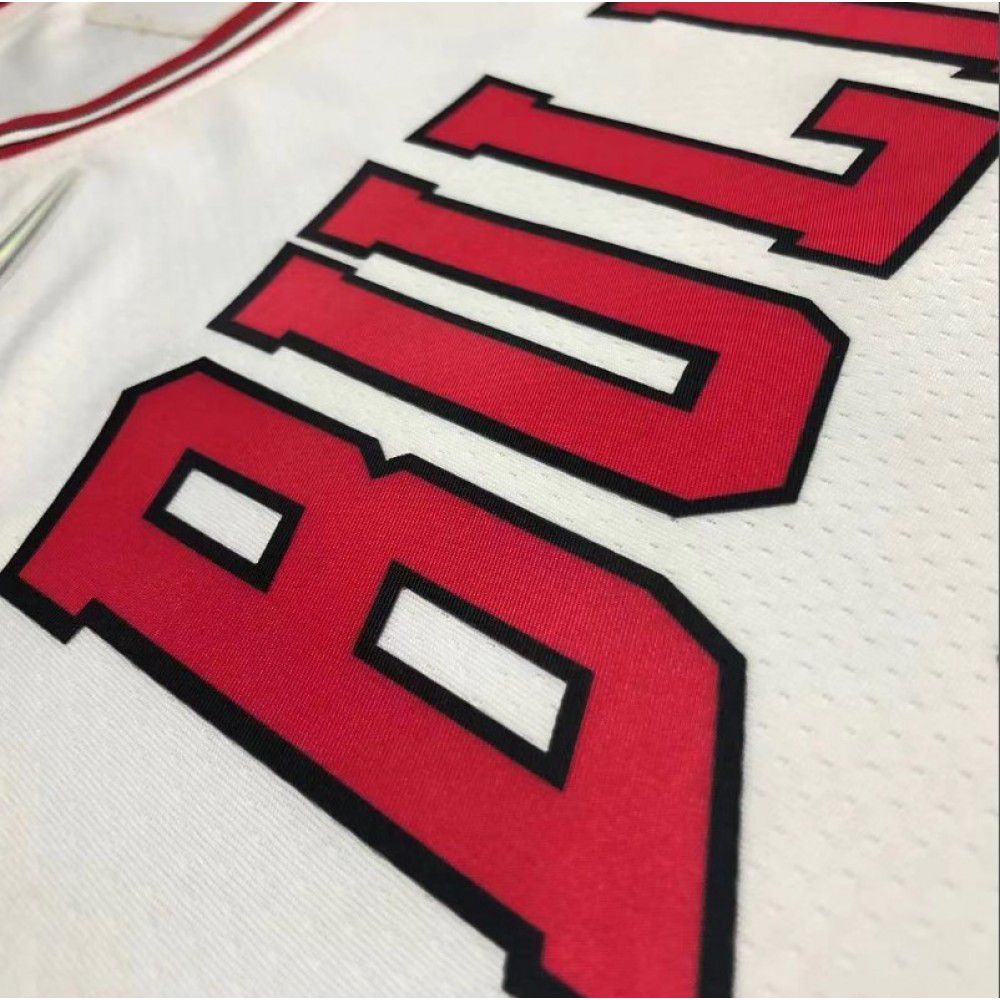 Men's Chicago Bulls Michael Jordan #23 Nike White 21/22 Swingman NBA Jersey - Icon Edition-League Wear Hub