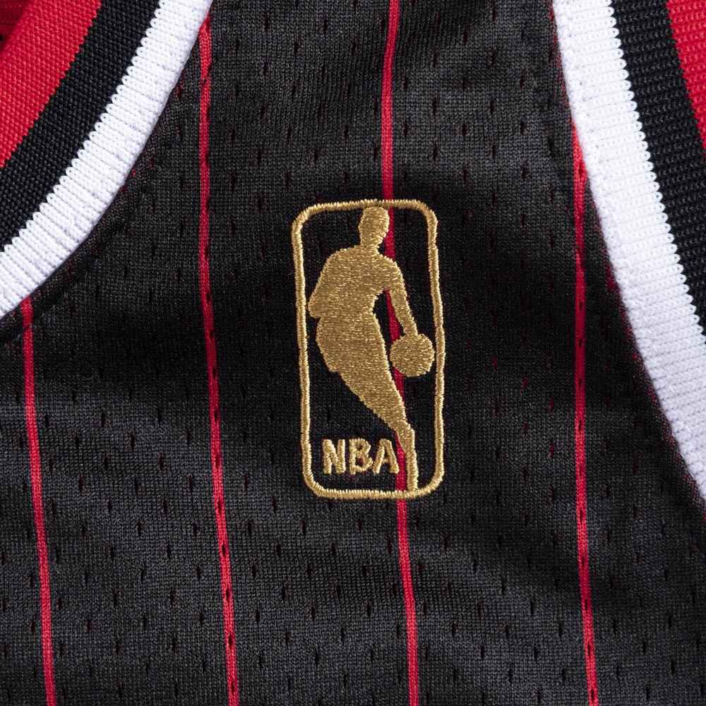 Men's Chicago Bulls Michael Jordan #23 Black 1996/97 Hardwood Classics Swingman Jersey-League Wear Hub