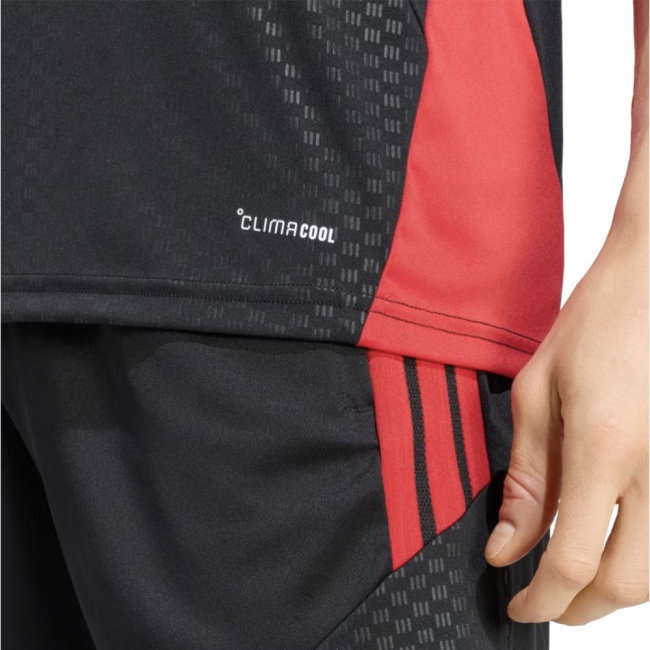 2026-2027 Man Utd Training Jersey (Black) (Charlton 9) — Buy Now