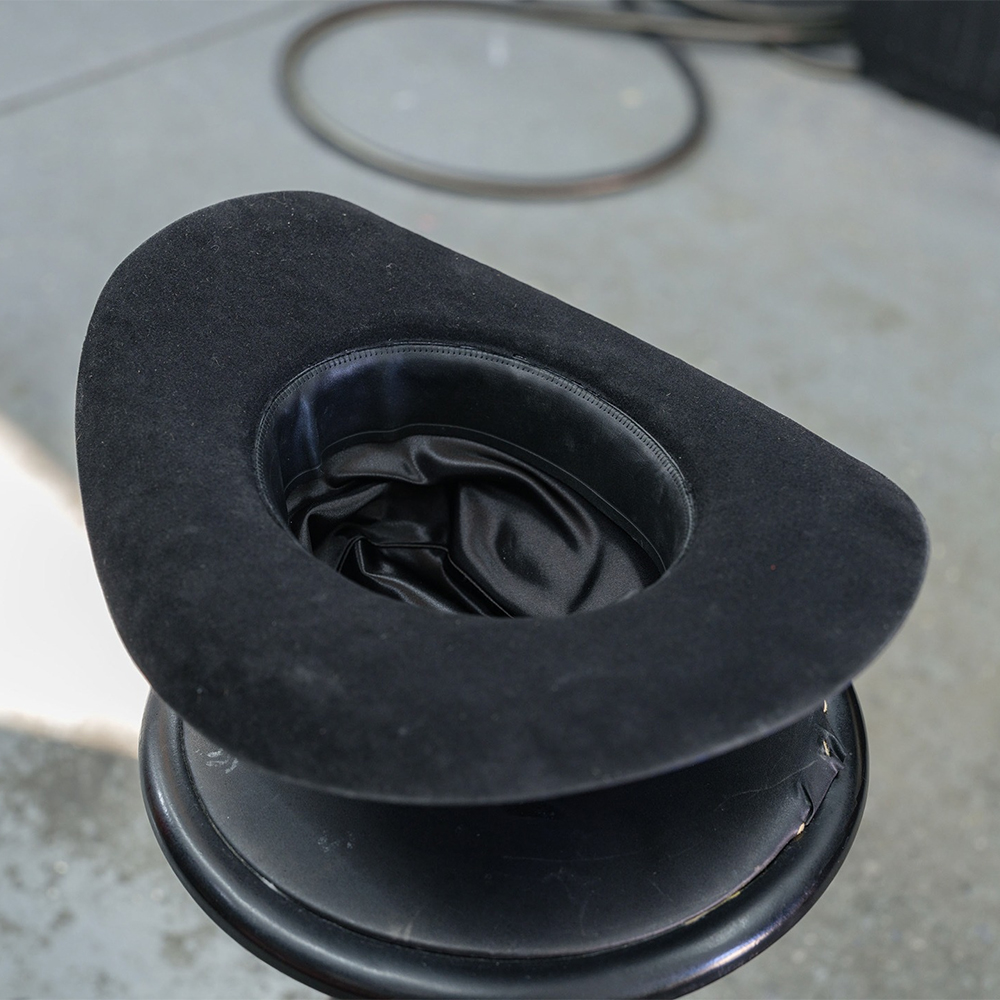 Premium Carbon Fiber Construction A09