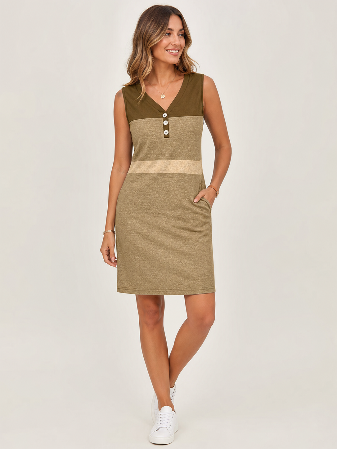Women's sleeveless colorblock V-neck button dress model
