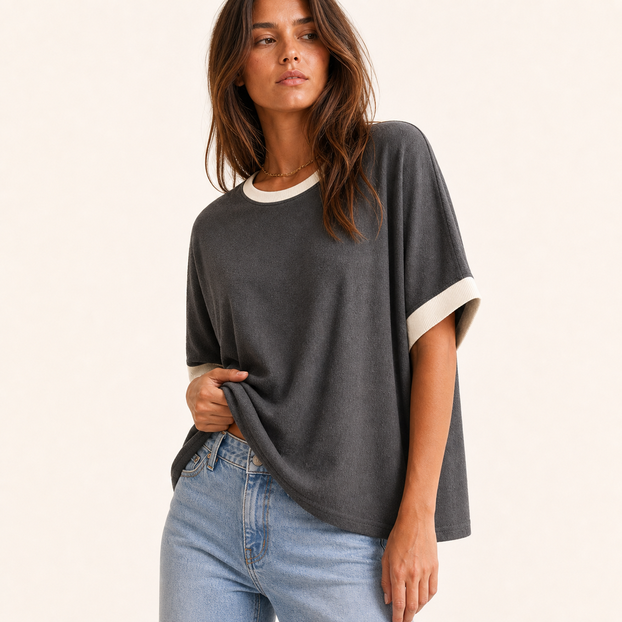Charcoal Cream women's contrast-trim relaxed tee