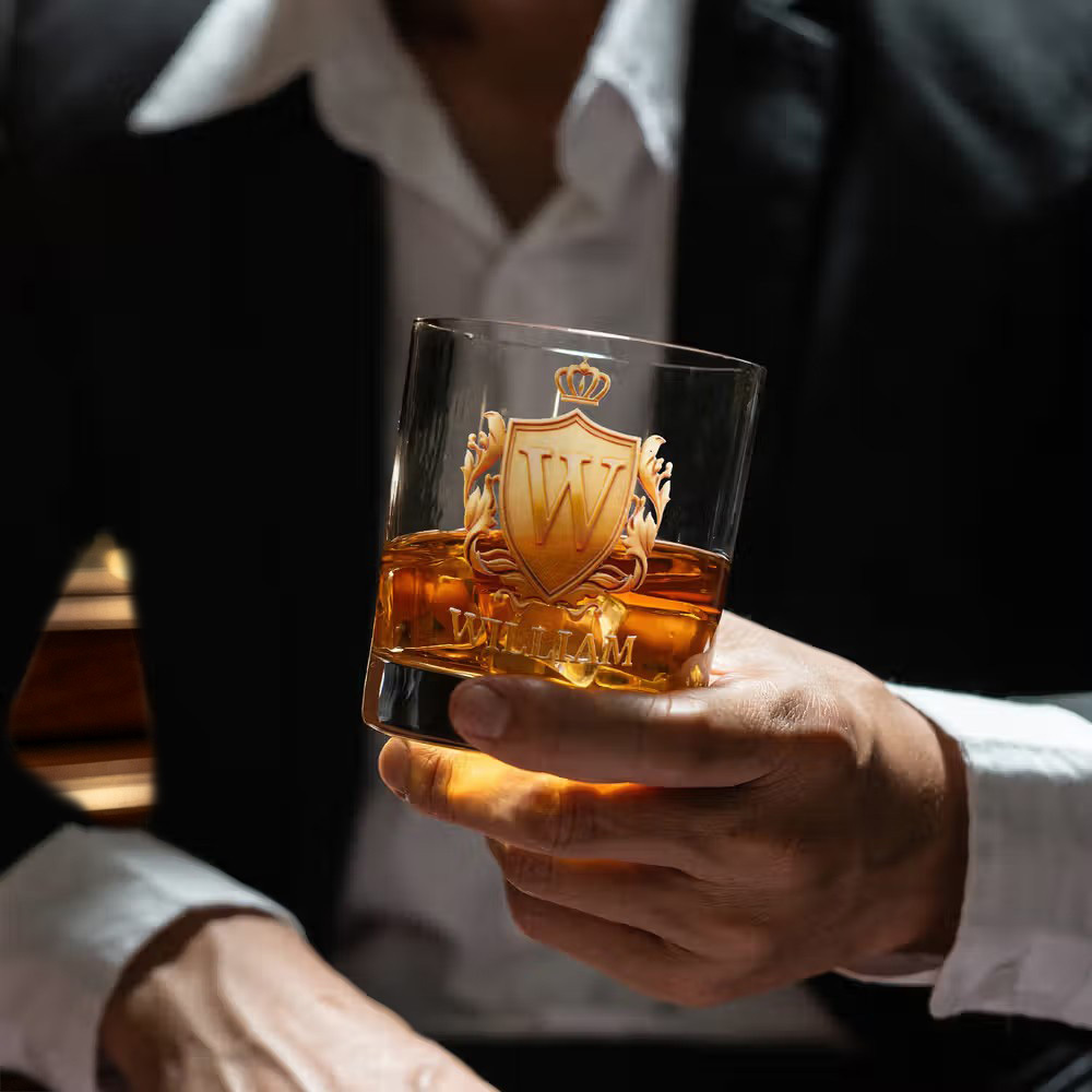 Personalized Initial Crest Whiskey Glass with Custom Name, 10 oz Old Fashioned Rocks Glass, Gift for Men