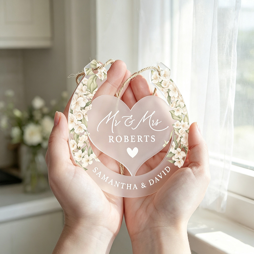 Personalized Wedding Horseshoe Ornament – Custom Mr & Mrs Acrylic Keepsake Gift for Newlyweds