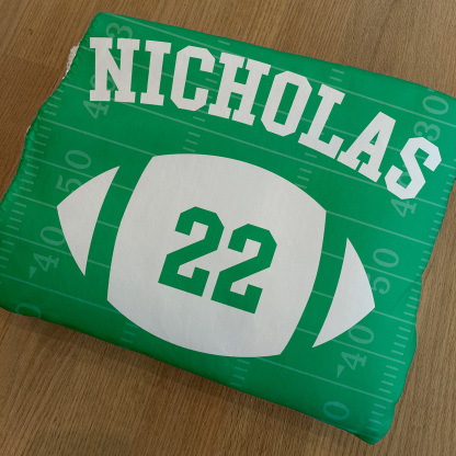 Personalized Football Blanket – Custom Name & Jersey Number, Soft Flannel Fleece, Multiple Sizes