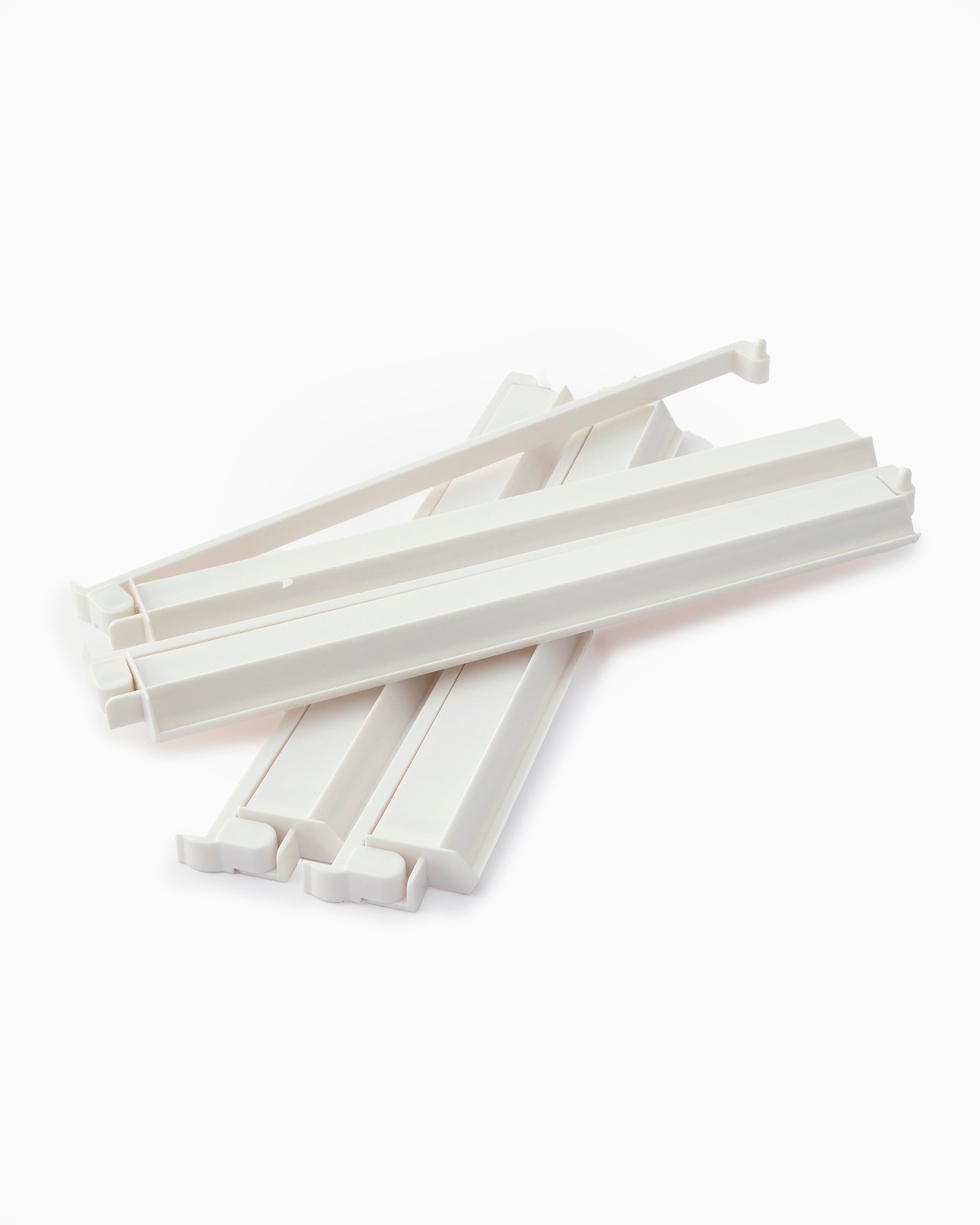 White Acrylic Rack & Pusher Set by Mahjong At Four