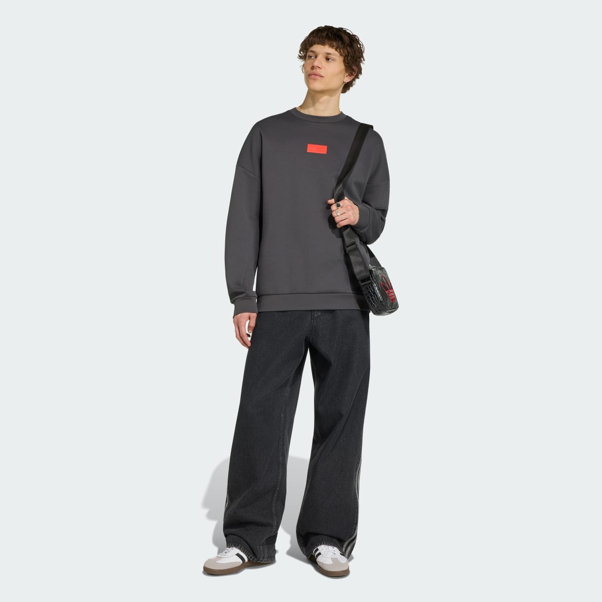 Prenda deportiva para hombre color negro y rojo - vista 4