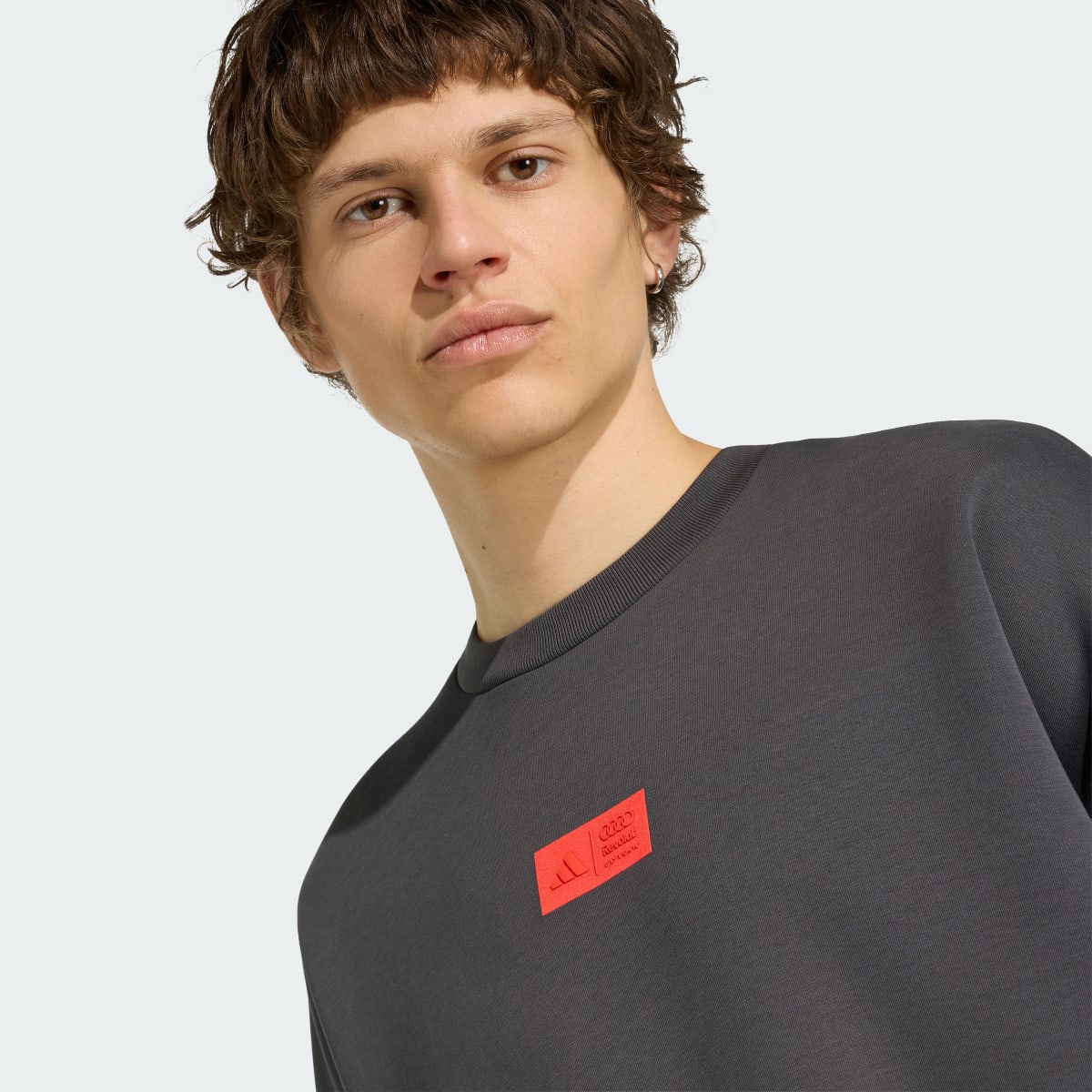 Prenda deportiva para hombre color negro y rojo - vista 6