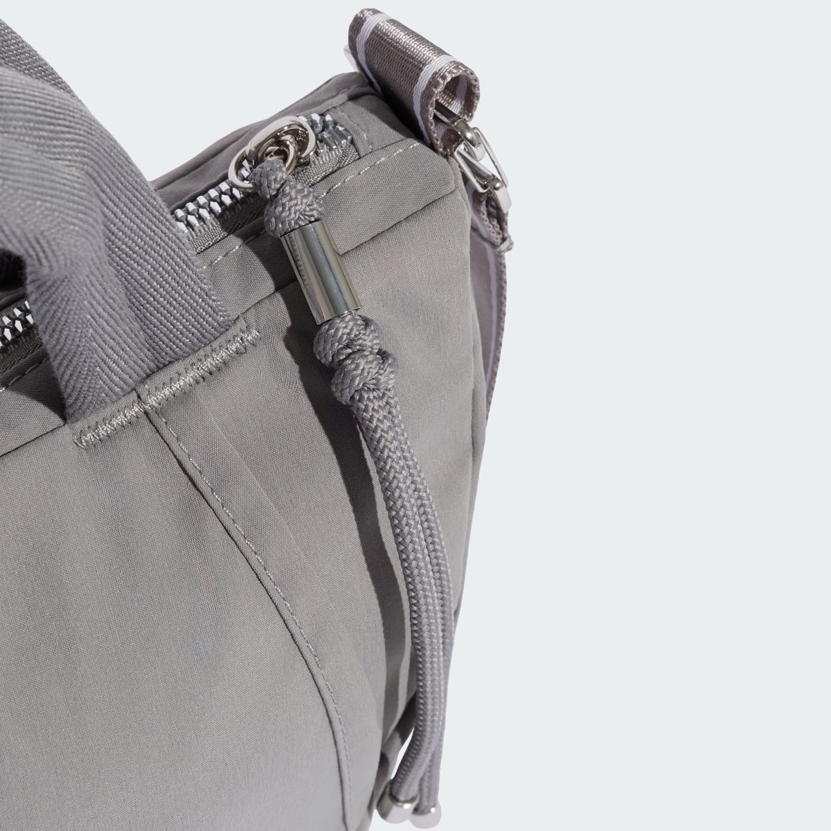 Bolso deportivo para mujer color gris y morado - vista 6