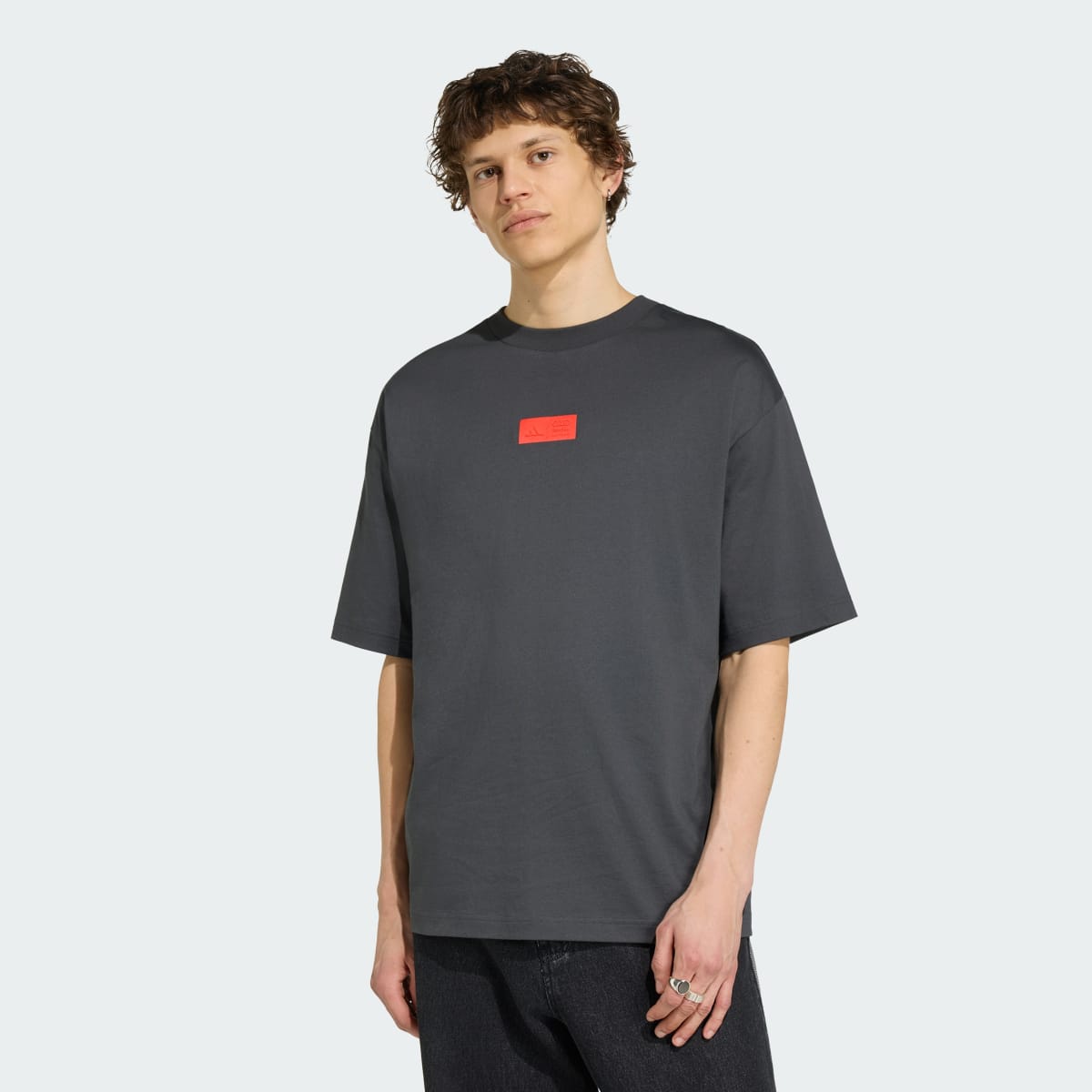 Camiseta deportiva para hombre color negro y rojo - vista 1