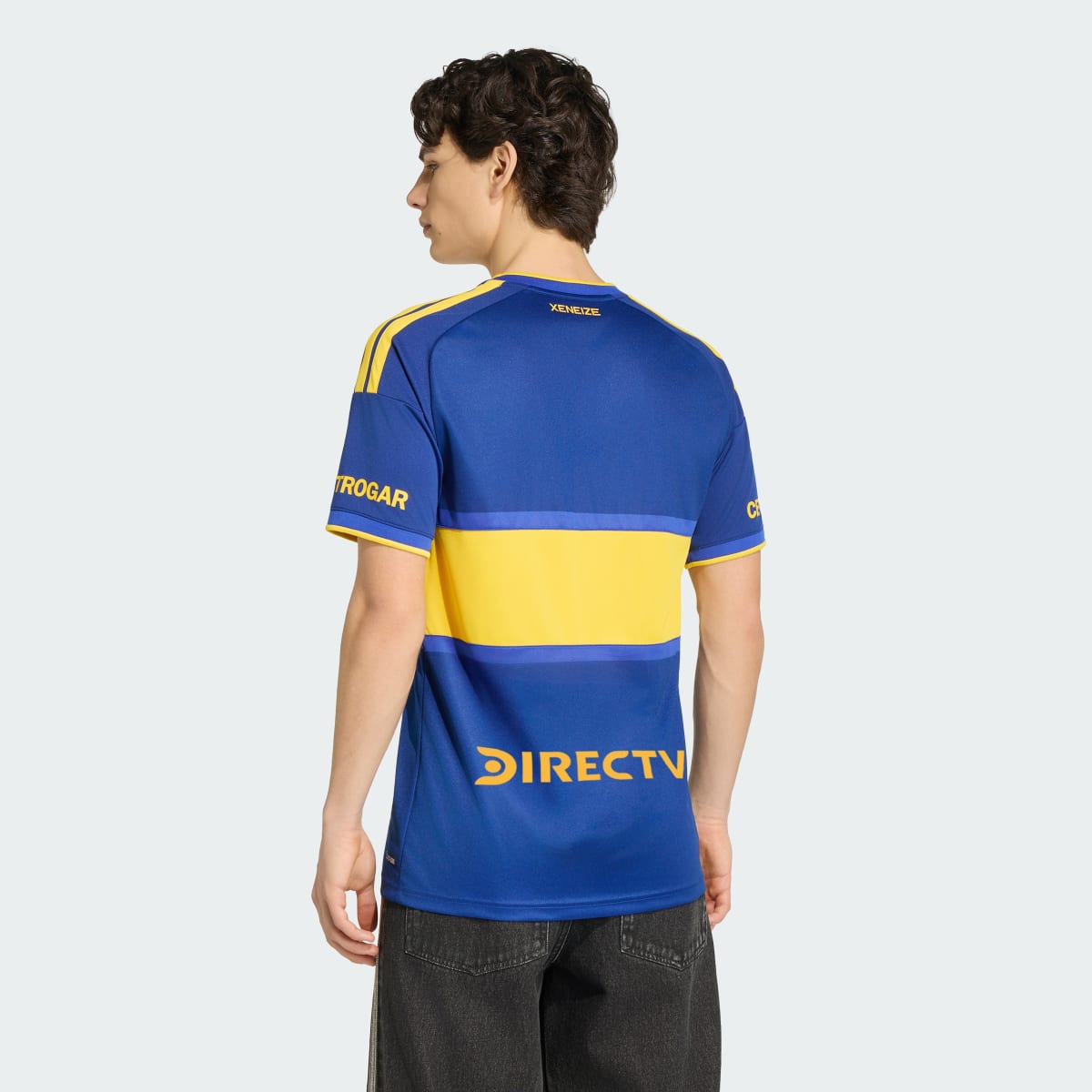 Camiseta deportiva para hombre color azul y dorado - vista 3