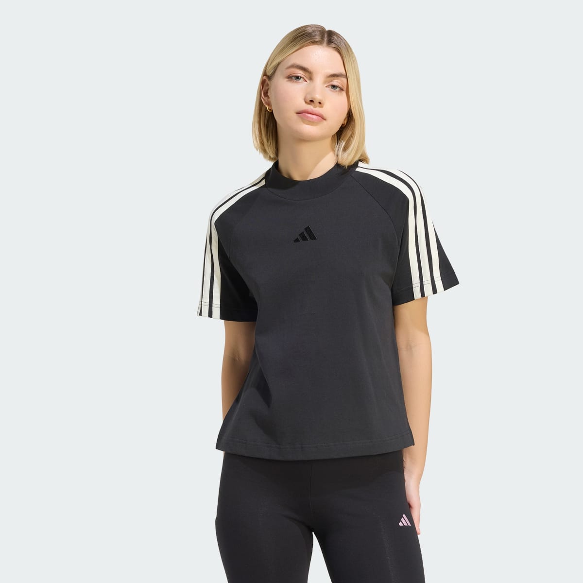 Camiseta deportiva para mujer color negro y blanco - vista 1