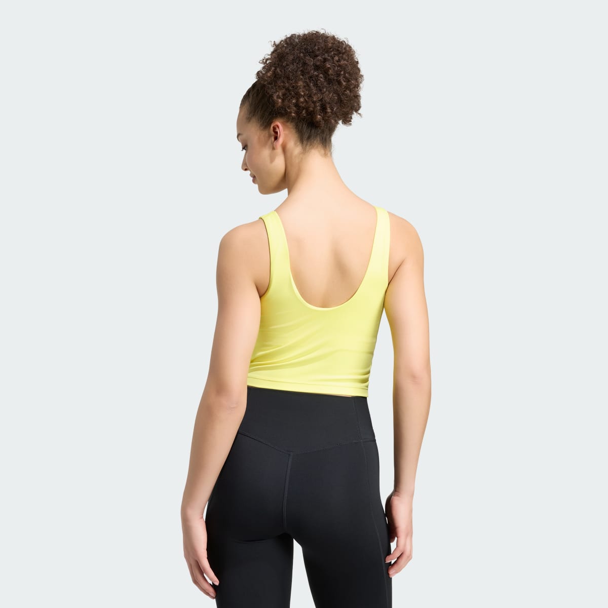 Camiseta deportiva para mujer color tono neutro - vista 3