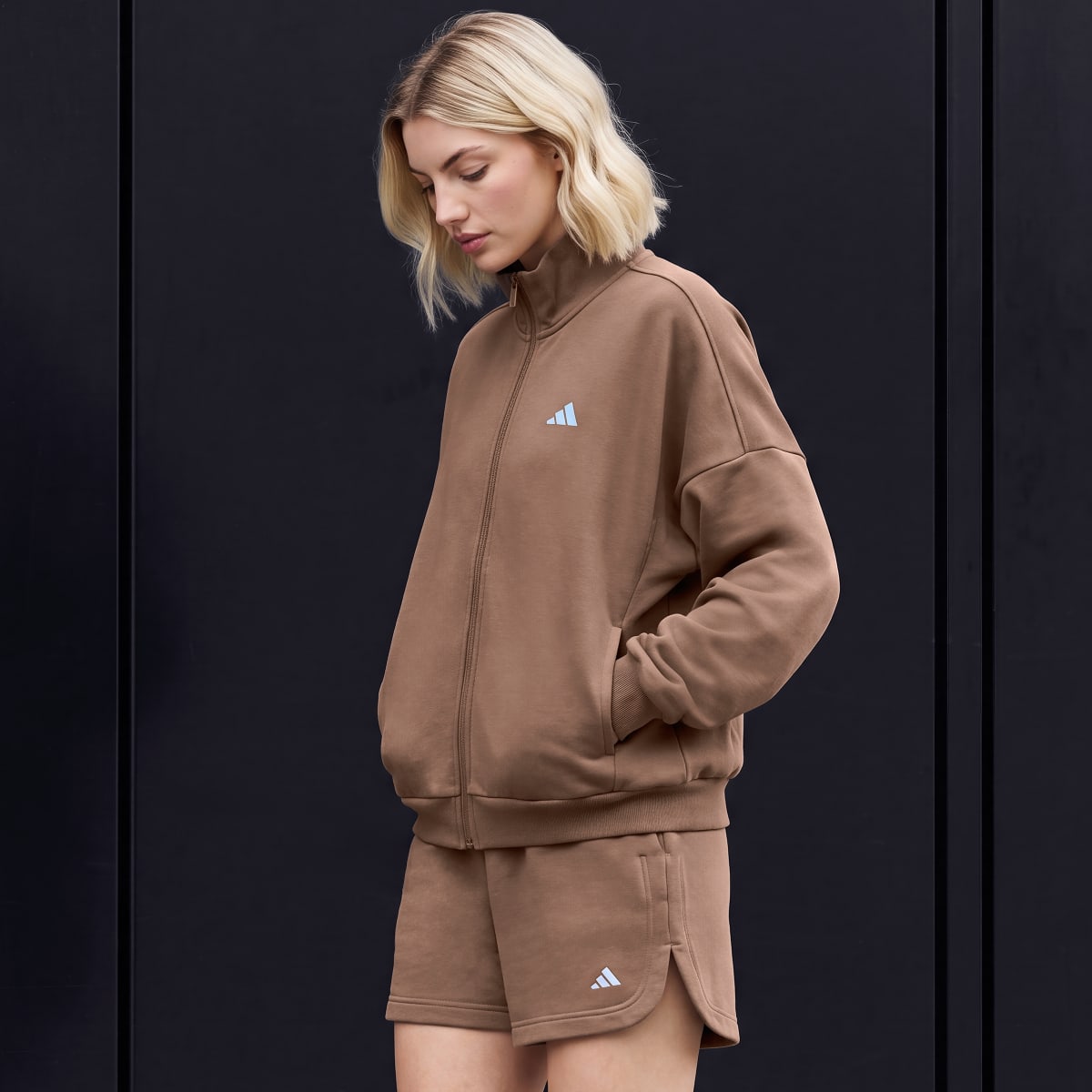 Chaqueta deportiva para mujer color tono neutro - vista 4