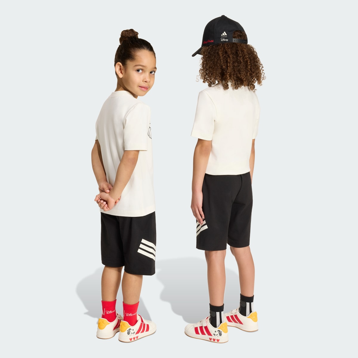 Camiseta deportiva para niños color blanco y negro - vista 3