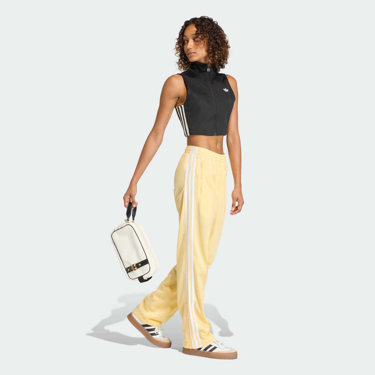 Prenda deportiva para mujer color negro y blanco - vista 4