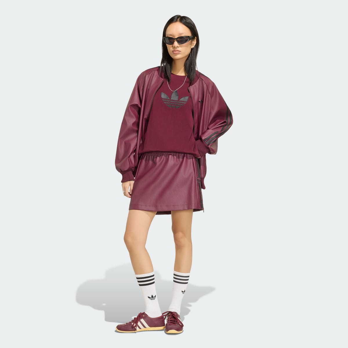 Prenda deportiva para mujer color granate y negro - vista 4