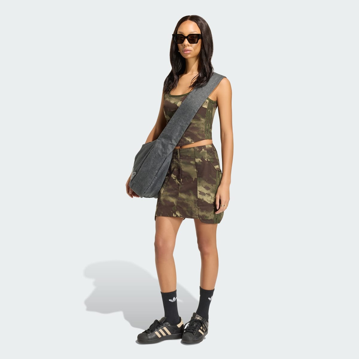 Prenda deportiva para mujer color tono neutro - vista 4