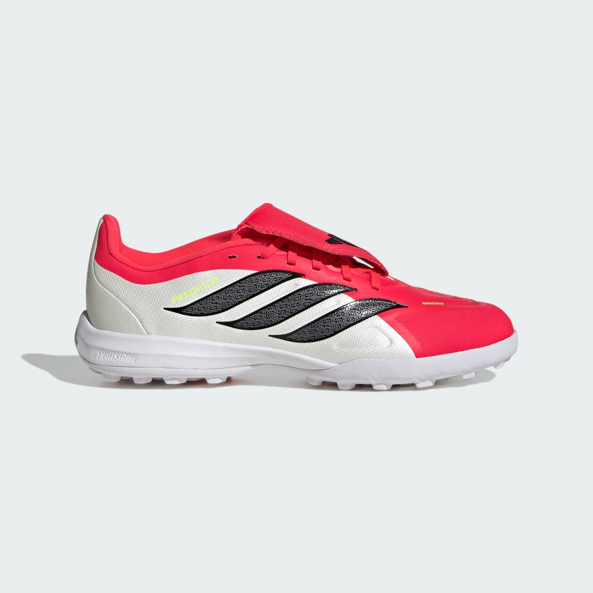 Guayos de fútbol para niños color rojo y negro - vista 2