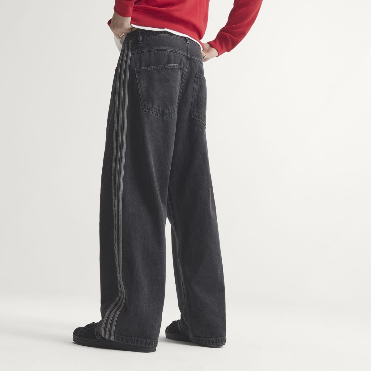Pantalón deportivo para hombre color negro - vista 2