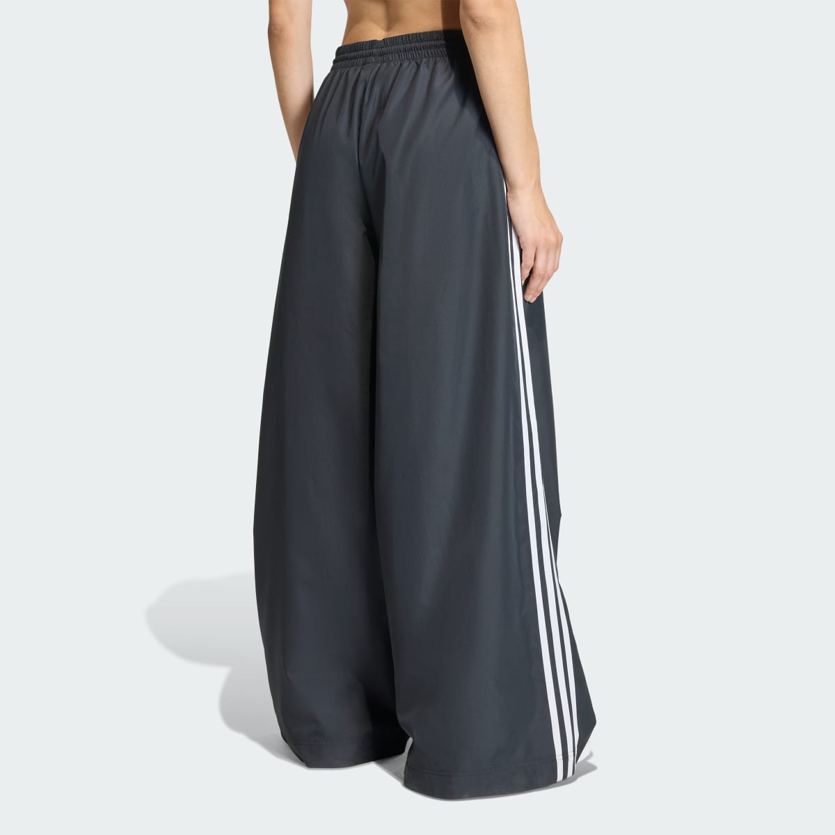 Pantalón deportivo para mujer color negro y blanco - vista 3