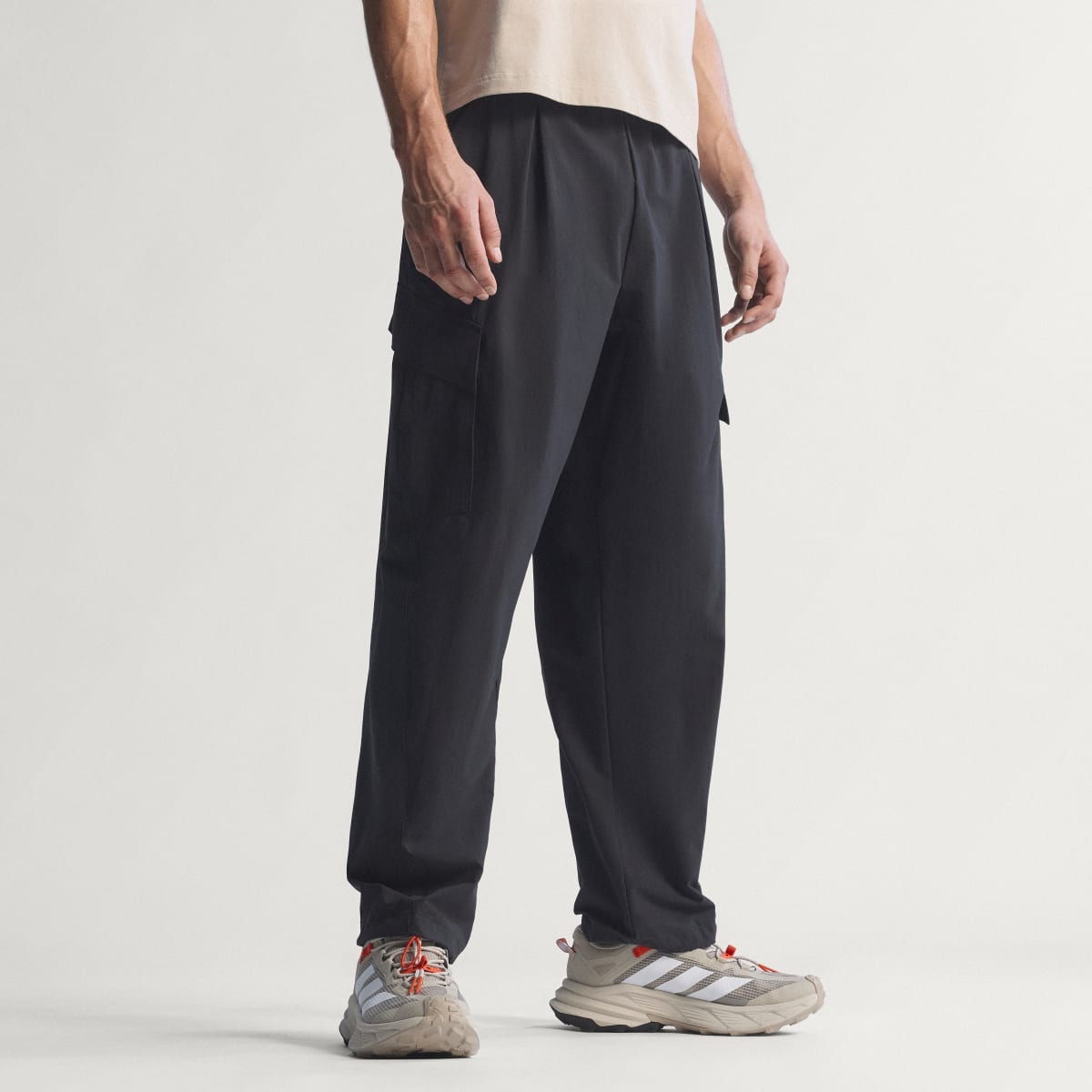 Pantalón deportivo para hombre color negro - vista 2