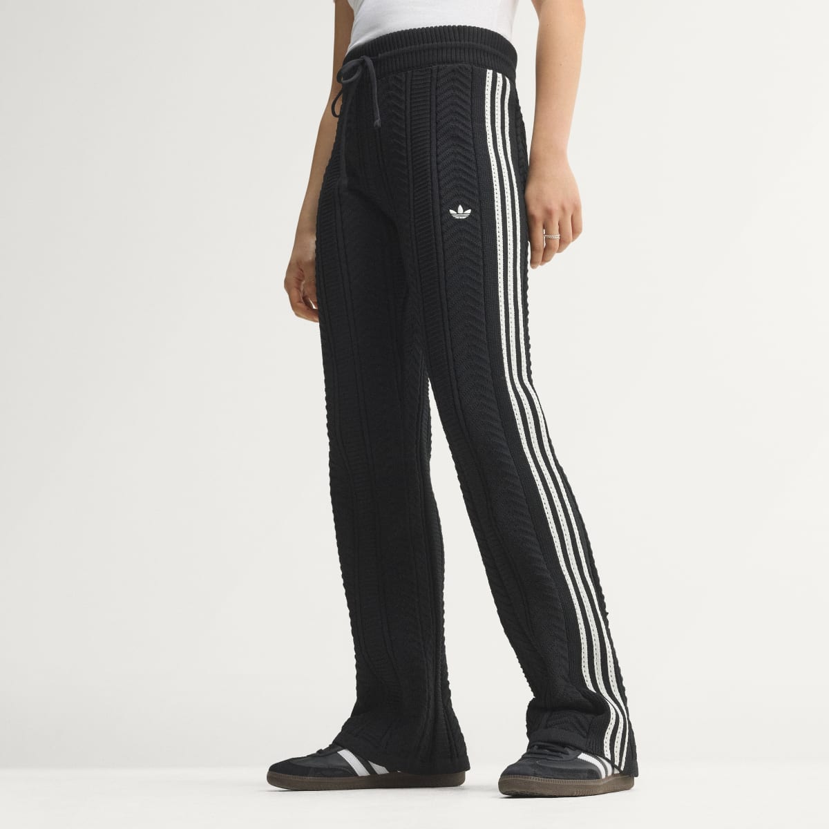 Pantalón deportivo para mujer color negro y blanco - vista 1