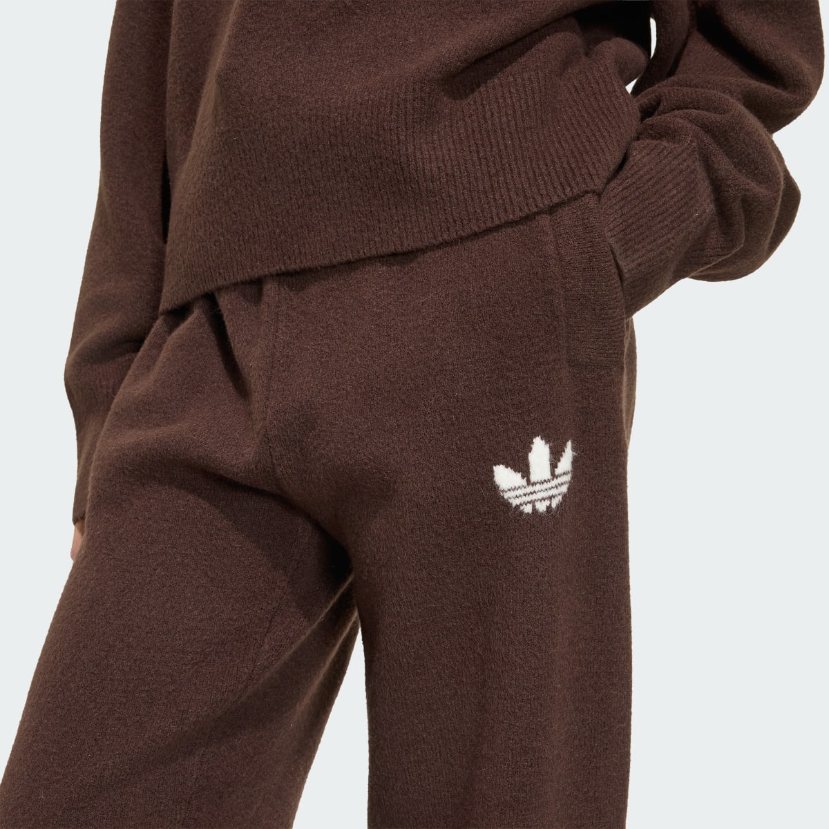 Pantalón deportivo para mujer color café - vista 6