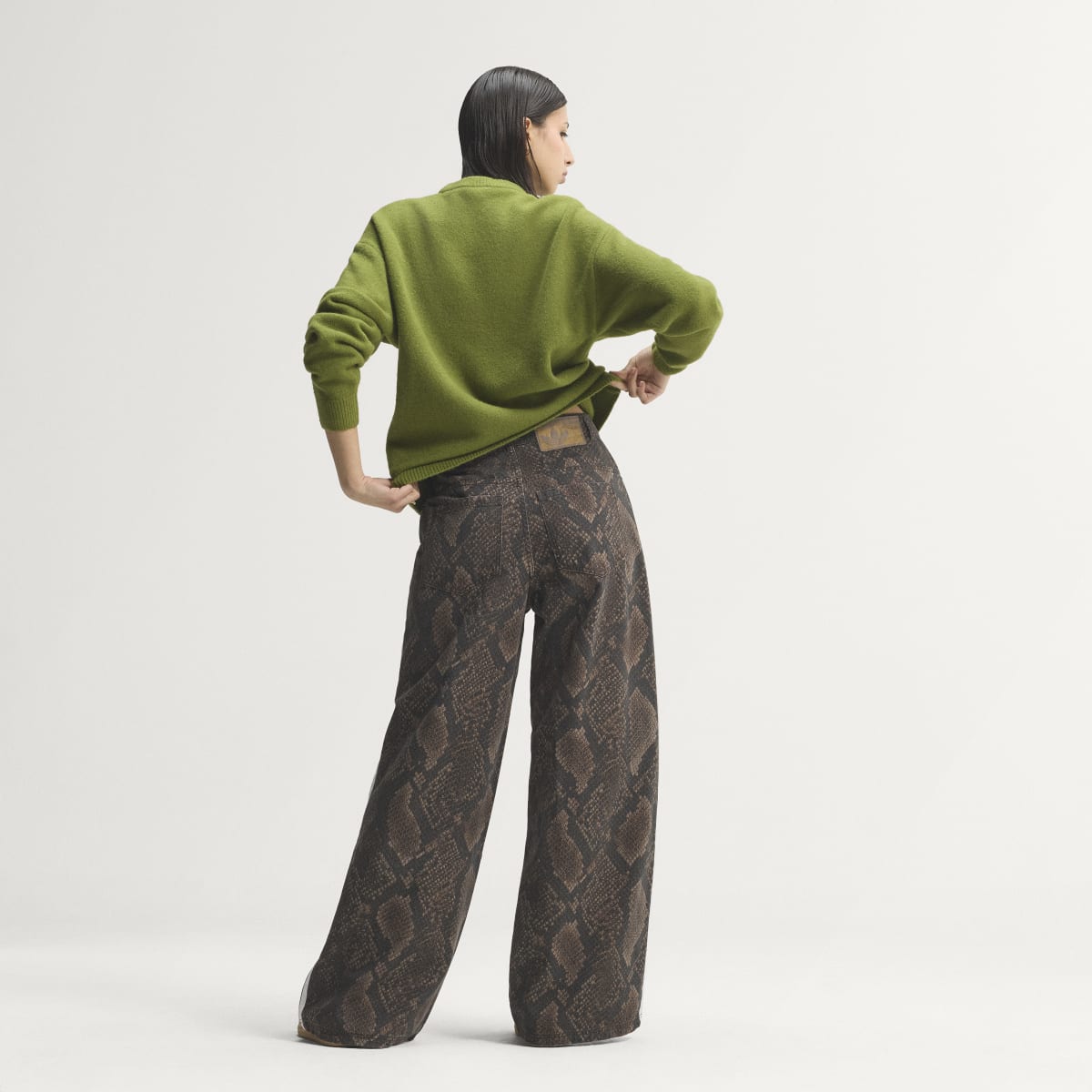 Pantalón deportivo para mujer color café - vista 2